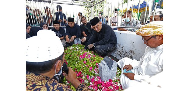 Kabar Duka, Ayahanda Wali Kota Surabaya Tutup Usia