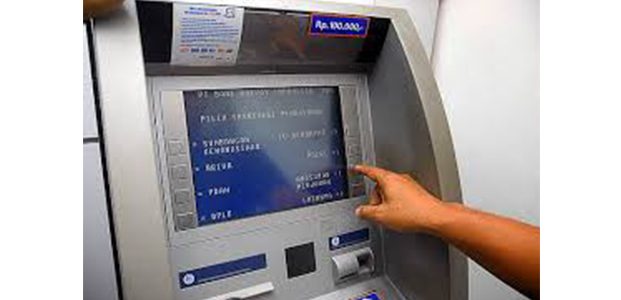Kartu ATM Tertelan, PNS di Blitar ini Kehilangan 50 Juta Kartu ATM Tertelan, PNS di Blitar ini Kehilangan 50 Juta
