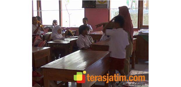 Karena Autis, Siswa SD di Blitar Dikeluarkan Dari Sekolah Karena Autis, Siswa SD di Blitar Dikeluarkan Dari Sekolah