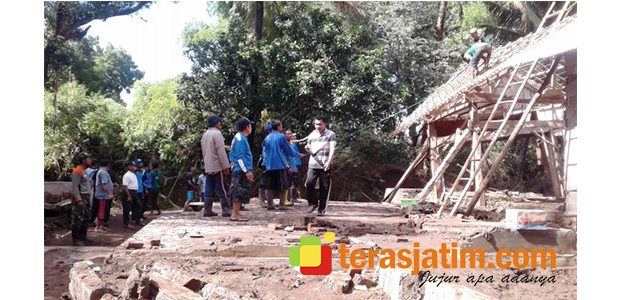 Pemkab Situbondo Tangani Korban Banjir Bandang di Wilayah Banyuputih Pemkab Situbondo Tangani Korban Banjir Bandang di Wilayah Banyuputih