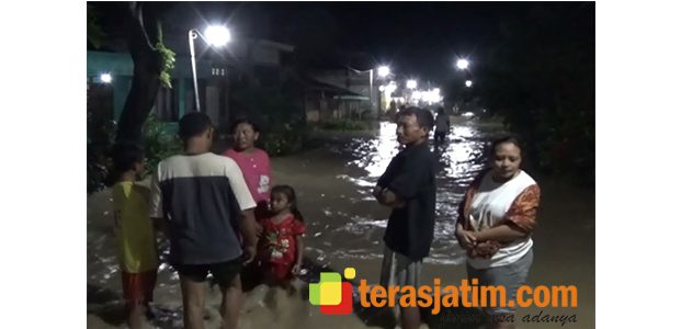 Tanggul Jebol, Ratusan Rumah Terendam Tanggul Jebol, Ratusan Rumah Terendam
