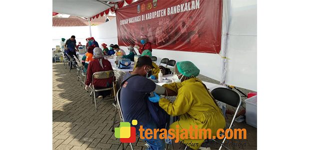 Vaksinasi Tahap Kedua di Bangkalan Targetkan 2 Ribu Warga Vaksinasi Tahap Kedua di Bangkalan Targetkan 2 Ribu Warga