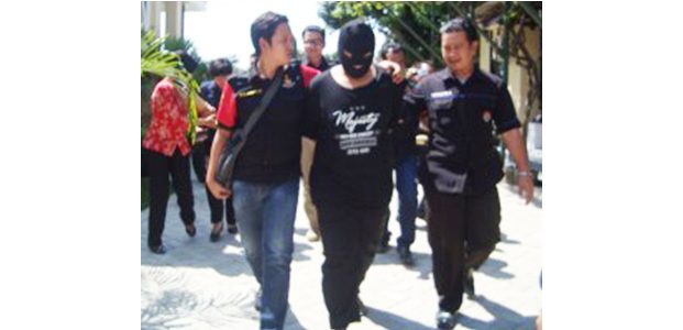 Pemuda asal Kediri ini Setubuhi Gadis Ingusan Asal Nganjuk Hingga 19 Kali Pemuda asal Kediri ini Setubuhi Gadis Ingusan Asal Nganjuk Hingga 19 Kali