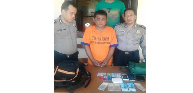 Polisi Bekuk anggota Komplotan Garong yang beroperasi di atas Bus Antar Kota Polisi Bekuk anggota Komplotan Garong yang beroperasi di atas Bus Antar Kota