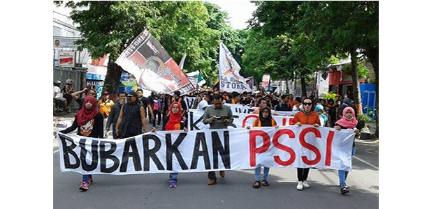 Suporter Persibo Segel Kantor PSSI Bojonegoro Suporter Persibo Segel Kantor PSSI Bojonegoro