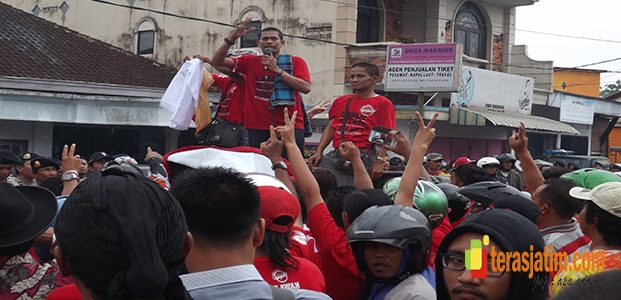 Relawan Paslon Malang Anyar Minta Pilkada Diulang Relawan Paslon Malang Anyar Minta Pilkada Diulang