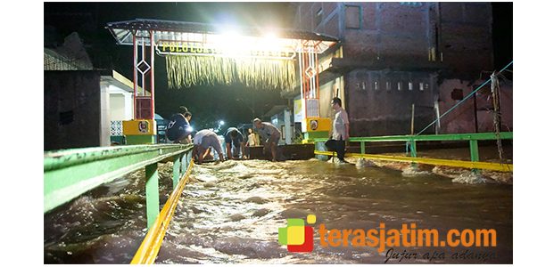 Awal Tahun Baru, Banjir Terjang Wilayah Jombang Awal Tahun Baru, Banjir Terjang Wilayah Jombang