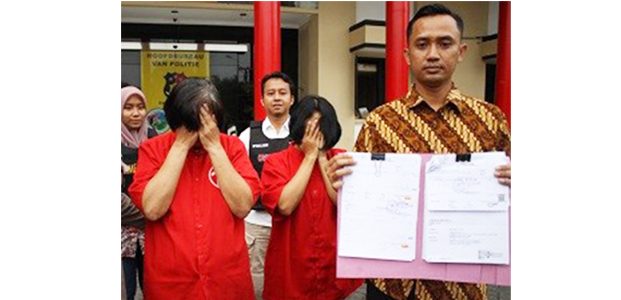 Gaji Tak Cukup, Dua Wanita Cantik ini Nekat Gelapkan Duit Perusahaan Gaji Tak Cukup, Dua Wanita Cantik ini Nekat Gelapkan Duit Perusahaan