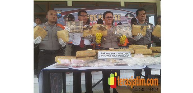 Polisi Gagalkan 32 Kg Ganja Yang Hendak Dikirim Ke Bali Polisi Gagalkan 32 Kg Ganja Yang Hendak Dikirim Ke Bali
