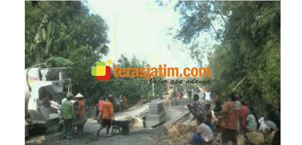Jembatan ‘Gladhak’ Diganti Cor Beton, Warga di Kedungadem Bojonegoro Bahagia Jembatan ‘Gladhak’ Diganti Cor Beton, Warga di Kedungadem Bojonegoro Bahagia