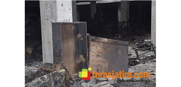 Saat Kebakaran Pasar Legi Blitar, Hydrant Air Tidak Berfungsi Saat Kebakaran Pasar Legi Blitar, Hydrant Air Tidak Berfungsi