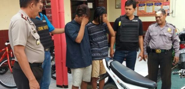 Dua Pelaku Jambret Tertangkap, Seorang Diantaranya Didor Polisi Dua Pelaku Jambret Tertangkap, Seorang Diantaranya Didor Polisi
