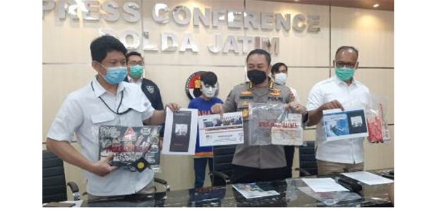 Polda Jatim Ciduk 2 Peretas Situs KPU Jember, 1 Pelaku Masih Ingusan Polda Jatim Ciduk 2 Peretas Situs KPU Jember, 1 Pelaku Masih Ingusan