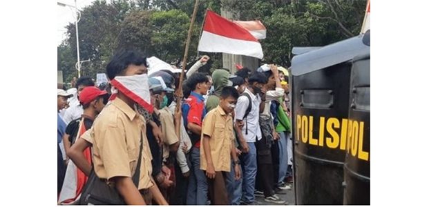Banyak Pelajar Terlibat Demo, Ini Arahan Gubernur Untuk Kepala Sekolah di Jatim Banyak Pelajar Terlibat Demo, Ini Arahan Gubernur Untuk Kepala Sekolah di Jatim