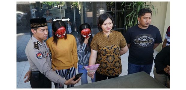 Jual Teman ke Pria Hidung Belang, Janda Muda ini Ditangkap Polisi Jual Teman ke Pria Hidung Belang, Janda Muda ini Ditangkap Polisi