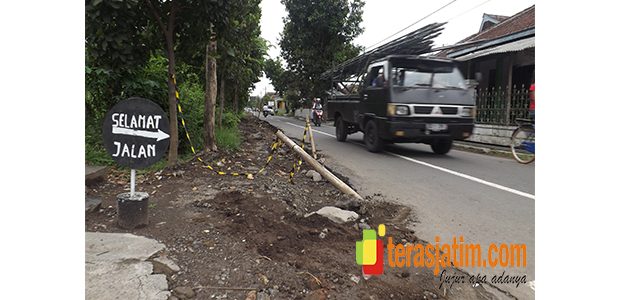 Warga Kedung Pedaringan Malang, Keluhkan Amburadulnya Proyek Provinsi Warga Kedung Pedaringan Malang, Keluhkan Amburadulnya Proyek Provinsi