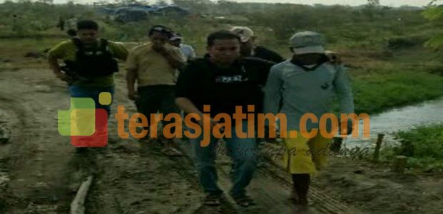 Polisi Gerebek Penambang Pasir Liar di Kediri Polisi Gerebek Penambang Pasir Liar di Kediri