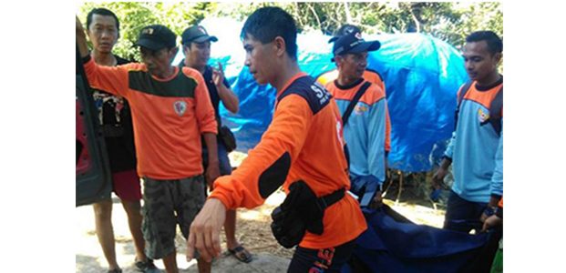 Mahasiswa UM Yang Hilang di Pantai Sendiki, Ditemukan Sudah Tak Bernyawa Mahasiswa UM Yang Hilang di Pantai Sendiki, Ditemukan Sudah Tak Bernyawa