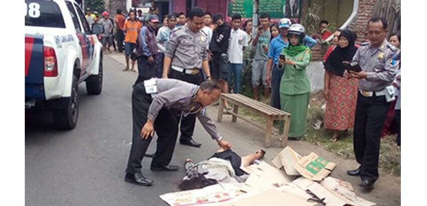 Wanita Asal Ngoro Jombang Tewas Terlindas Truk Pengangkut Tebu Wanita Asal Ngoro Jombang Tewas Terlindas Truk Pengangkut Tebu