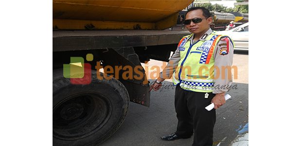 Dua Siswi SMKN 2 Singosari Tewas Terlindas Truk Dua Siswi SMKN 2 Singosari Tewas Terlindas Truk