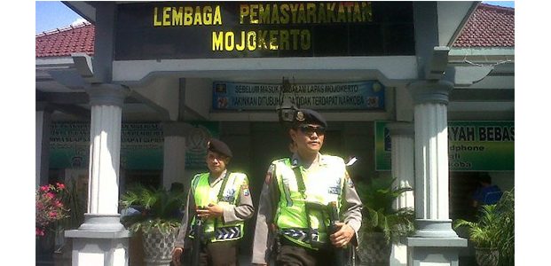 Dua Napi Kasus Curat dan Narkoba, Kabur dari Sel Isolasi Lapas Mojokerto Dua Napi Kasus Curat dan Narkoba, Kabur dari Sel Isolasi Lapas Mojokerto