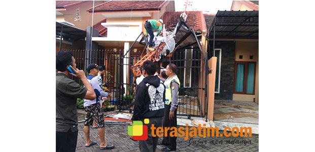 Angin ‘Lesus’ Terjang Wilayah Wlingi Blitar Angin ‘Lesus’ Terjang Wilayah Wlingi Blitar