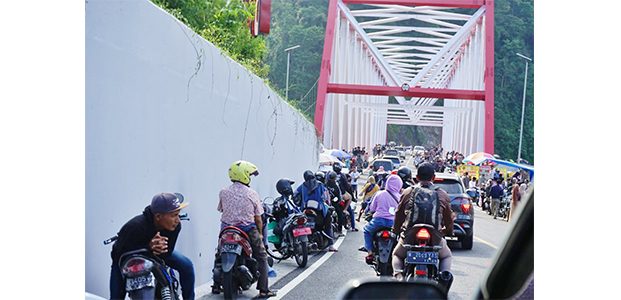 Libur Lebaran, Jembatan Gladak Perak Lumajang Jadi Spot Wisata Dadakan
