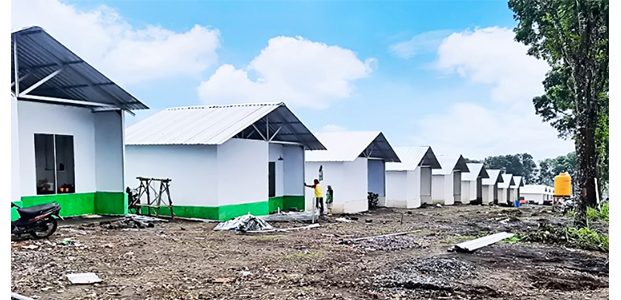 118 Unit Huntara Untuk Korban Erupsi Semeru di Lahan Relokasi Desa Sumbermujur Lumajang Telah Rampung 118 Unit Huntara Untuk Korban Erupsi Semeru di Lahan Relokasi Desa Sumbermujur Lumajang Telah Rampung