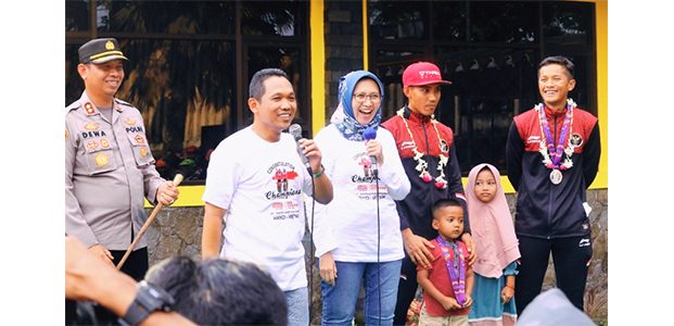 Pulang ke Lumajang, 2 Atlet Peraih Medali di SEA Games Dapat Hadiah Rumah dan Uang Puluhan Juta Pulang ke Lumajang, 2 Atlet Peraih Medali di SEA Games Dapat Hadiah Rumah dan Uang Puluhan Juta