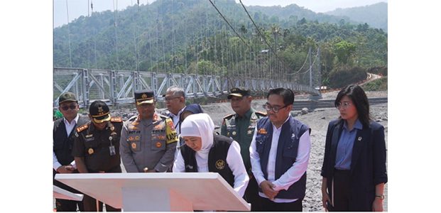Rehabilitasi Rampung, Jembatan Gantung Kali Regoyo Candipuro Lumajang Diresmikan Rehabilitasi Rampung, Jembatan Gantung Kali Regoyo Candipuro Lumajang Diresmikan
