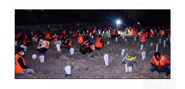 54 Pelanggar Prokes di Sidoarjo Diajak Berdoa di Makam Korban Covid-19 54 Pelanggar Prokes di Sidoarjo Diajak Berdoa di Makam Korban Covid-19