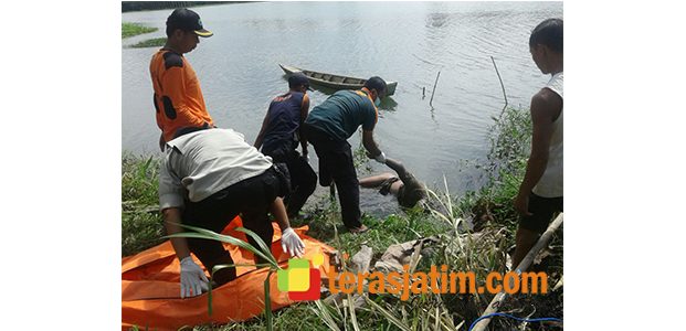 Mayat Tanpa Identitas Ditemukan Mengambang di Sungai Brantas Mayat Tanpa Identitas Ditemukan Mengambang di Sungai Brantas