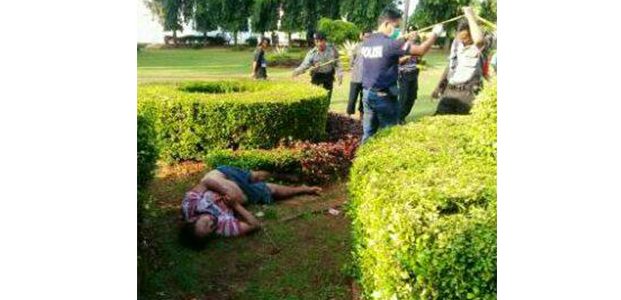 Mayat Pengamen Ditemukan Tergeletak di Alun-Alun Kota Tuban Mayat Pengamen Ditemukan Tergeletak di Alun-Alun Kota Tuban