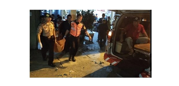 Mayat Pria Ditemukan di Kamar Kos Mayat Pria Ditemukan di Kamar Kos