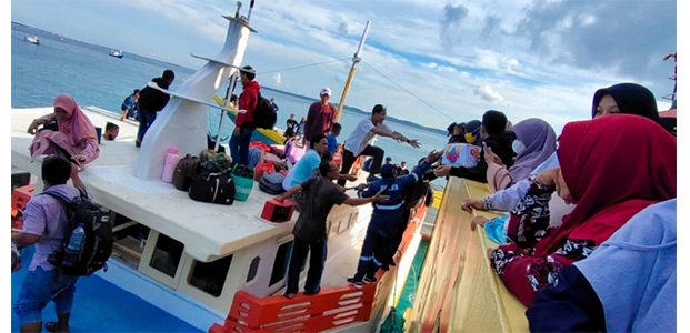 Angkut 434 Penumpang, Kapal Sabuk Nusantara 91 Kandas di P. Setobok Sumenep Angkut 434 Penumpang, Kapal Sabuk Nusantara 91 Kandas di P. Setobok Sumenep