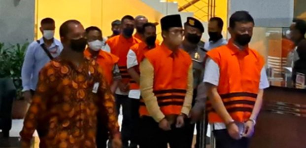 Kasus Suap Bupati Bangkalan, KPK Periksa Belasan Pejabat Pemkab Hingga Direktur RSUD Kasus Suap Bupati Bangkalan, KPK Periksa Belasan Pejabat Pemkab Hingga Direktur RSUD