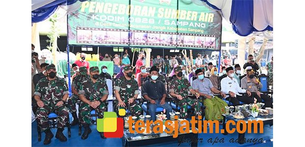 Pangdam Ikuti Pencanangan TNI AD Manunggal Air di Lokasi Pengeboran Sumber Air di Kabupaten Sampang