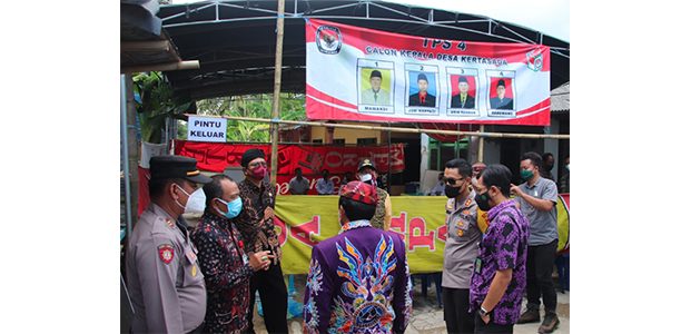 Pastikan Pilkades Serentak di Sumenep Berjalan Lancar, Forkopimda Turun Lapangan Pastikan Pilkades Serentak di Sumenep Berjalan Lancar, Forkopimda Turun Lapangan