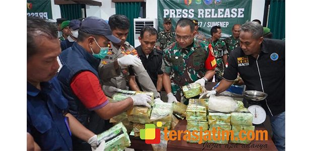 Dandim Ungkap Kronologi Penemuan Sabu Seberat 35 Kilogram di Masalembu Dandim Ungkap Kronologi Penemuan Sabu Seberat 35 Kilogram di Masalembu