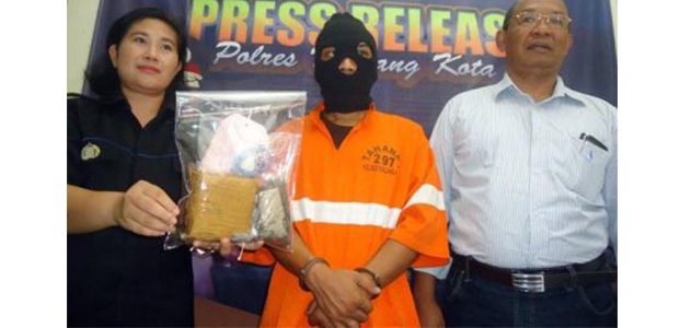 Kedapatan Bawa Sabu dan Ganja, Seorang Menejer Hotel di Malang Diciduk Kedapatan Bawa Sabu dan Ganja, Seorang Menejer Hotel di Malang Diciduk