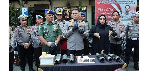 Aparat Gabungan di Kota Malang Amankan Ratusan Motor Untuk Balap Liar Aparat Gabungan di Kota Malang Amankan Ratusan Motor Untuk Balap Liar