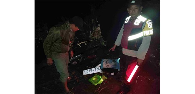 Fortuner Masuk Jurang di Ngadas Malang, 4 Penumpang Tewas, 5 Terluka Fortuner Masuk Jurang di Ngadas Malang, 4 Penumpang Tewas, 5 Terluka