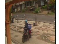 Terekam CCTV, Pemuda asal Bululawang Malang Gondol Kotak Amal Masjid