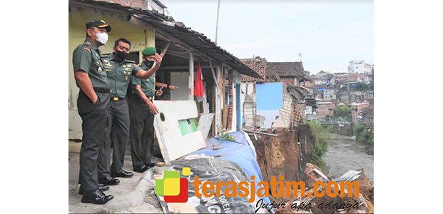 Longsor di Kota Lama Malang, Sejumlah Rumah Warga Rusak Longsor di Kota Lama Malang, Sejumlah Rumah Warga Rusak