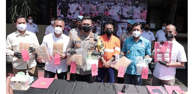 Tangkap Kurir Kelas Kakap, Polisi Kota Malang Sita Sabu dan Ganja Seberat 9,2 Kg