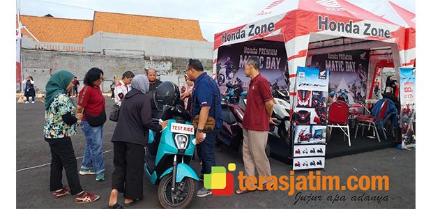 MPM Honda Jatim Meriahkan Festival Rujak Uleg 2025, Sajikan Hiburan dan Edukasi di Booth Honda MPM Honda Jatim Meriahkan Festival Rujak Uleg 2025, Sajikan Hiburan dan Edukasi di Booth Honda
