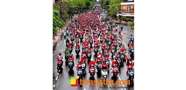 Parade Vario160 Surabaya Digelar Meriah, 2.500-an Riders Padati Kota Pahlawan Parade Vario160 Surabaya Digelar Meriah, 2.500-an Riders Padati Kota Pahlawan