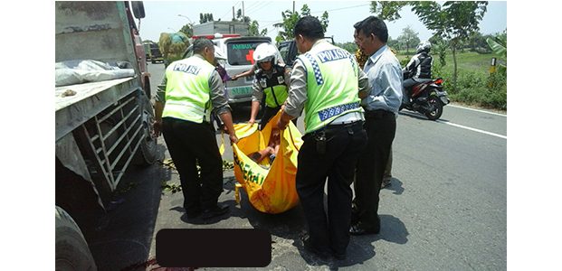 Jalur Pantura Tuban Kembali Memakan Korban, Sopir Trailer Tewas Terseret Trailer Jalur Pantura Tuban Kembali Memakan Korban, Sopir Trailer Tewas Terseret Trailer