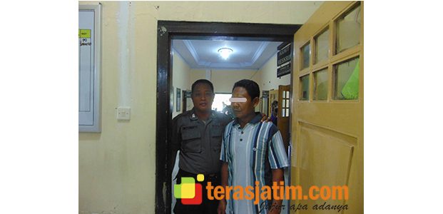 Istri Merantau, Anak Tiri Diembat Hingga Bunting Istri Merantau, Anak Tiri Diembat Hingga Bunting