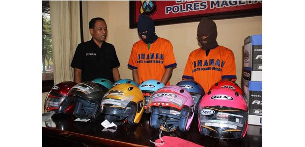Kawanan Pencoleng Helm di Magetan Berhasil Diciduk Kawanan Pencoleng Helm di Magetan Berhasil Diciduk